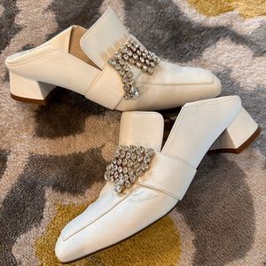 🎉 STUART WEITZMAN
Irises Embellished Block-Heel Loafer